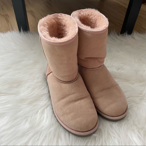 UGG Shoes - Ugg Boots - Classic Short Light Pink